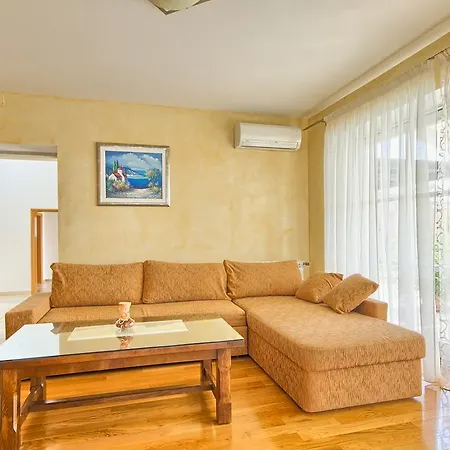Charming Stone Lavanda With Private Pool In Pula Near The Gajana