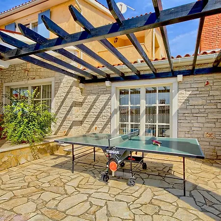 Villa Charming Stone Lavanda With Private Pool In Pula Near The Gajana