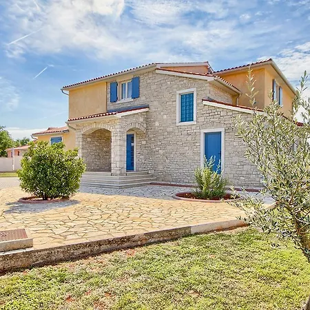 Charming Stone Lavanda With Private Pool In Pula Near The Gajana