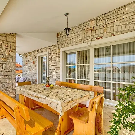 Charming Stone Lavanda With Private Pool In Pula Near The Villa *
